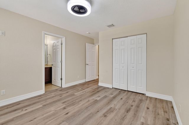 10519 Longleaf Lane, Wellington, FL 33414