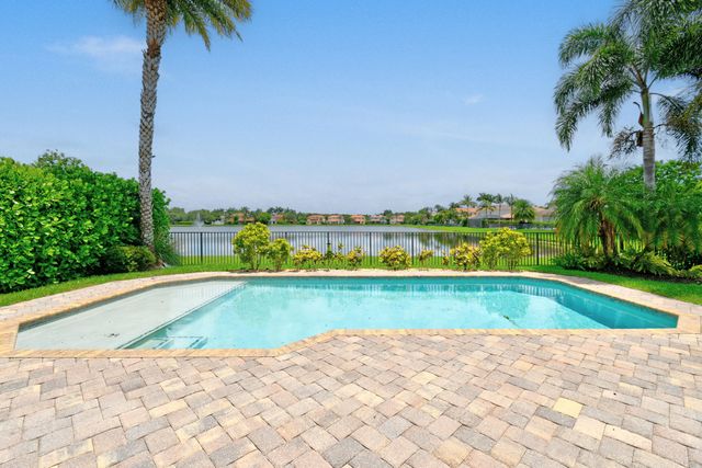 10519 Longleaf Lane, Wellington, FL 33414