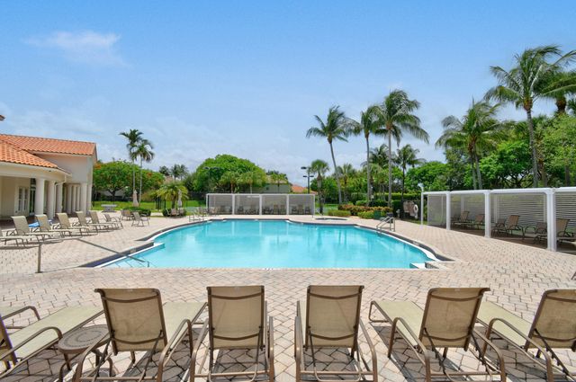 10519 Longleaf Lane, Wellington, FL 33414