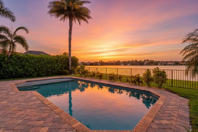 10519 Longleaf Lane, Wellington, FL 33414