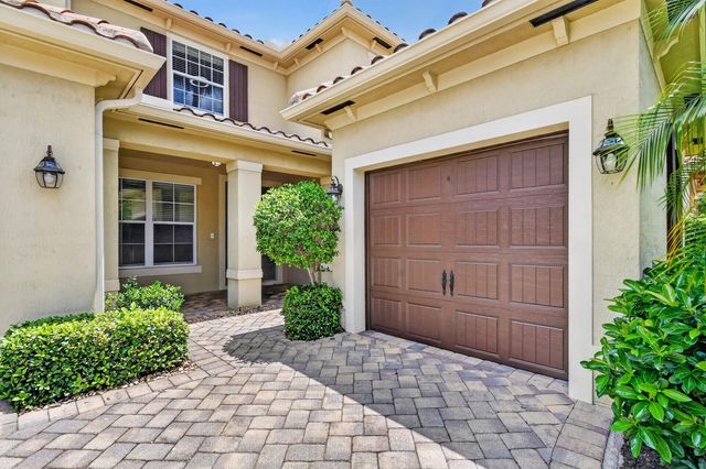 10519 Longleaf Lane, Wellington, FL 33414