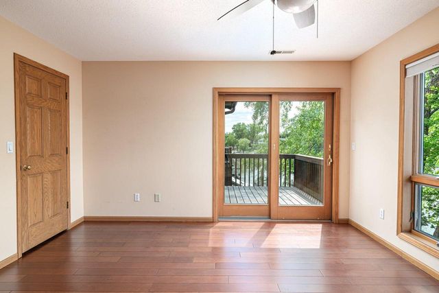 1067 Lauderdale N, Onalaska, WI 54650
