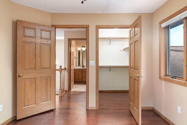 1067 Lauderdale N, Onalaska, WI 54650