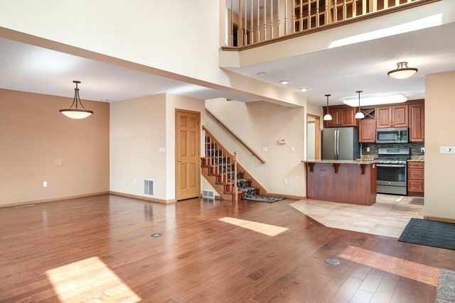 1067 Lauderdale N, Onalaska, WI 54650