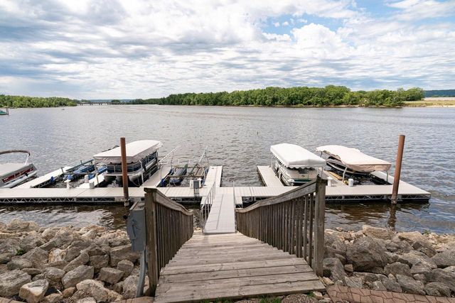 1067 Lauderdale N, Onalaska, WI 54650