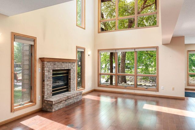 1067 Lauderdale N, Onalaska, WI 54650