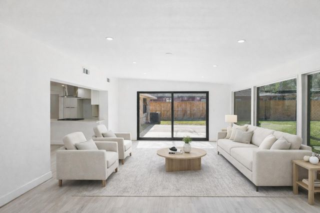 10818 Oasis Drive, Houston, TX 77096