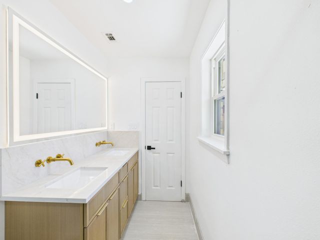 10818 Oasis Drive, Houston, TX 77096