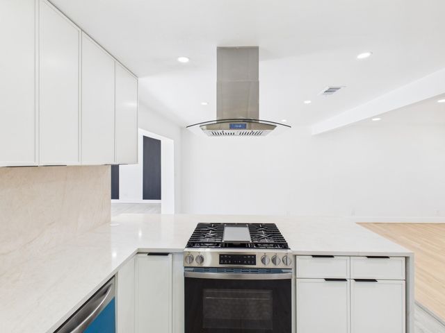 10818 Oasis Drive, Houston, TX 77096