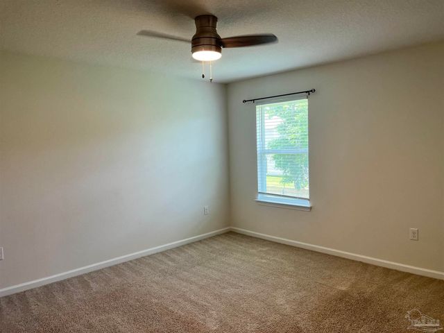 5862 Blackhorse Cir, Pensacola, FL 32526