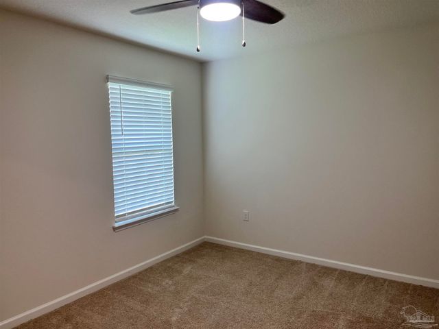 5862 Blackhorse Cir, Pensacola, FL 32526