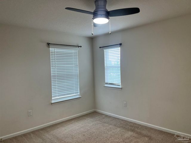 5862 Blackhorse Cir, Pensacola, FL 32526