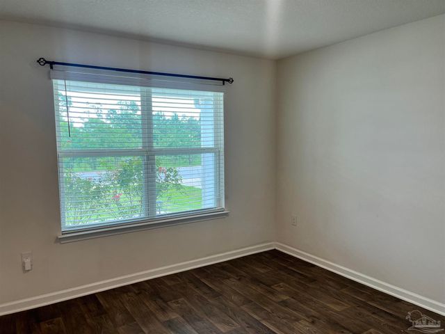 5862 Blackhorse Cir, Pensacola, FL 32526