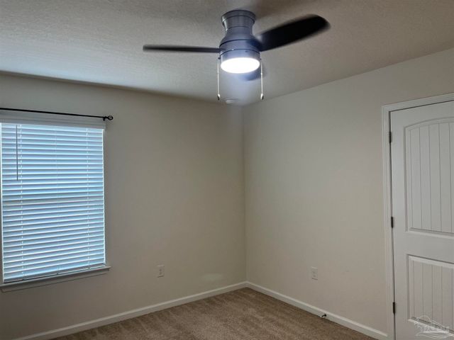 5862 Blackhorse Cir, Pensacola, FL 32526