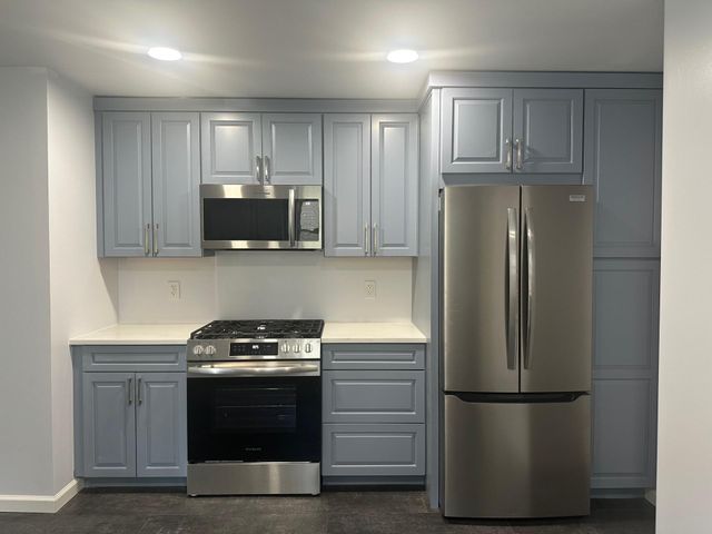 81 Carroll Street 1, Poughkeepsie, NY 12601