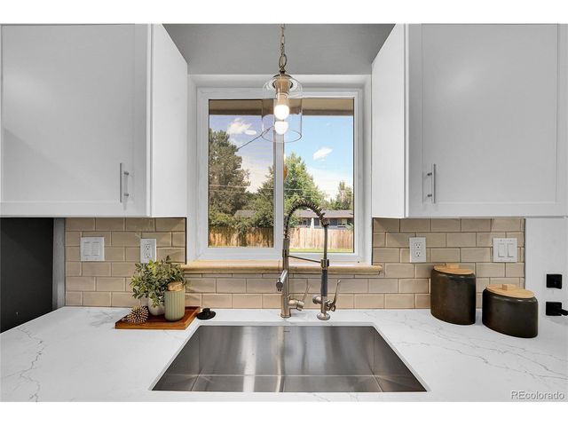 7625 W 23rd Pl, Lakewood, CO 80214
