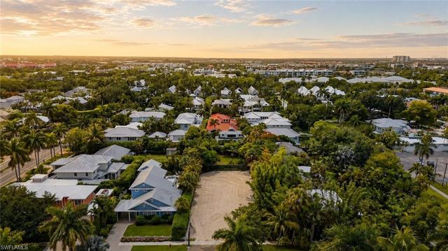 61 4th ST S, Naples, FL 34102