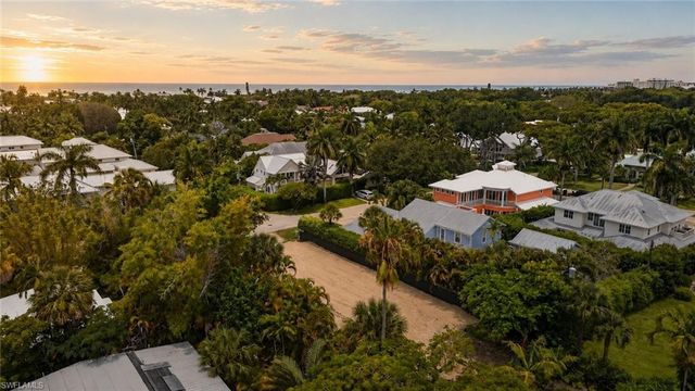 61 4th ST S, Naples, FL 34102