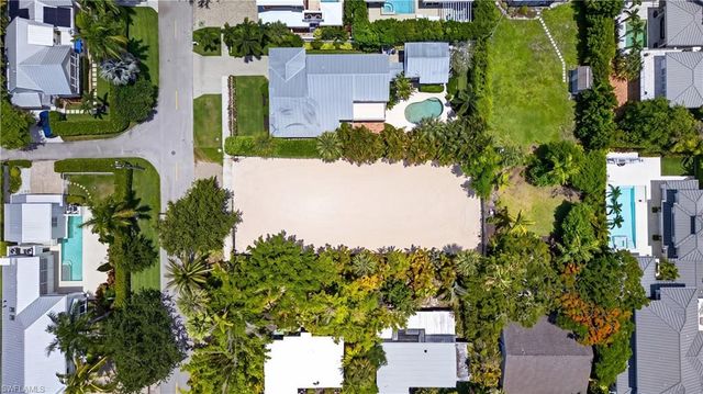 61 4th ST S, Naples, FL 34102