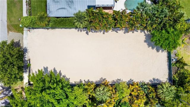 61 4th ST S, Naples, FL 34102