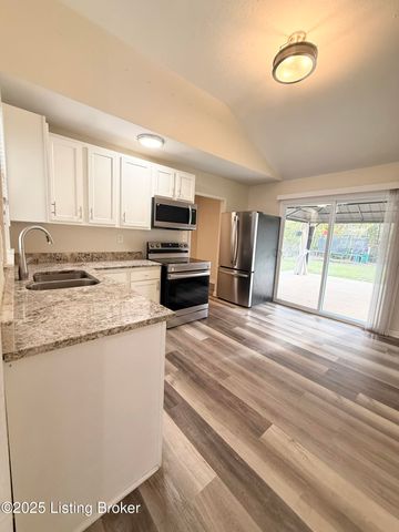 13517 Kinross Blvd, Louisville, KY 40272