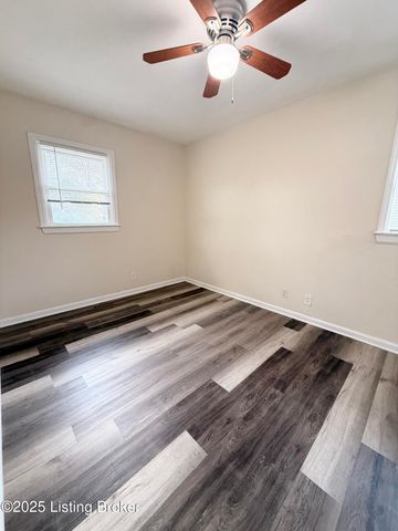 13517 Kinross Blvd, Louisville, KY 40272