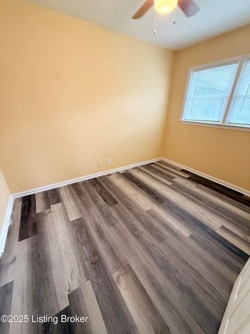 13517 Kinross Blvd, Louisville, KY 40272