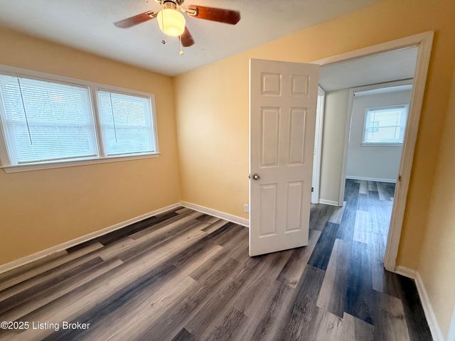 13517 Kinross Blvd, Louisville, KY 40272