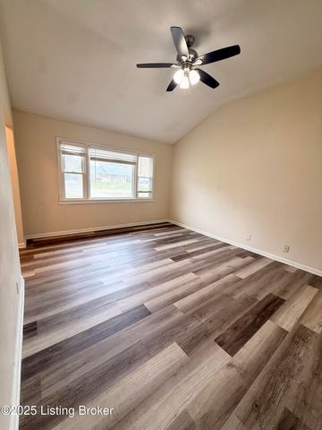 13517 Kinross Blvd, Louisville, KY 40272