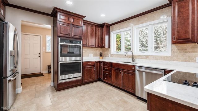 2835 West Drive, Zanesville, OH 43701