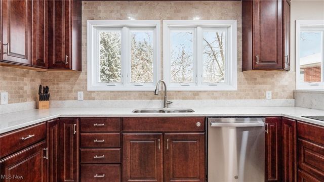 2835 West Drive, Zanesville, OH 43701