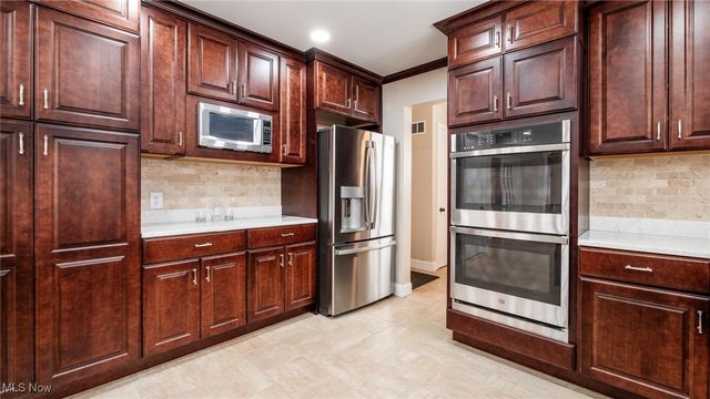 2835 West Drive, Zanesville, OH 43701