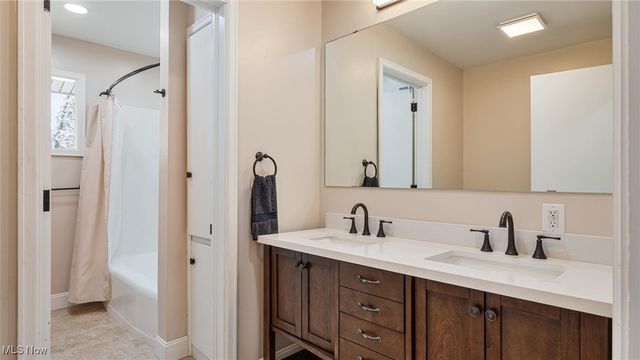 2835 West Drive, Zanesville, OH 43701