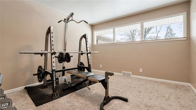 2835 West Drive, Zanesville, OH 43701