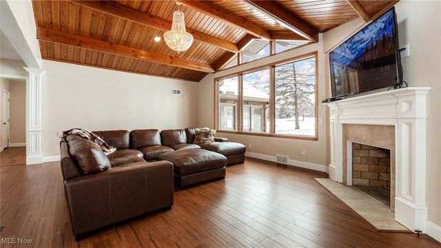 2835 West Drive, Zanesville, OH 43701