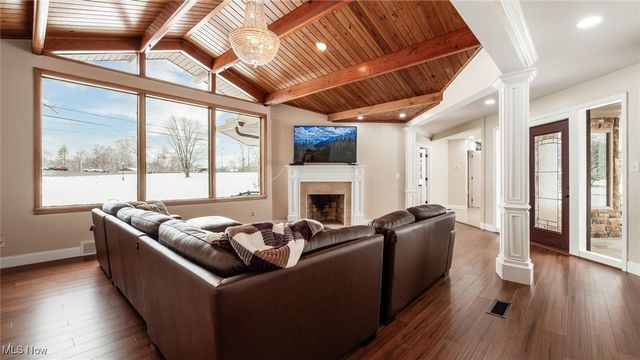 2835 West Drive, Zanesville, OH 43701