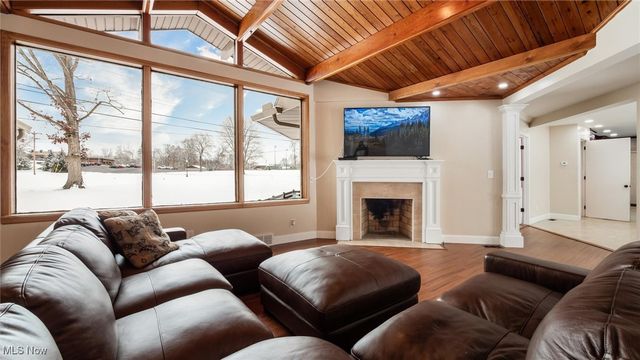 2835 West Drive, Zanesville, OH 43701