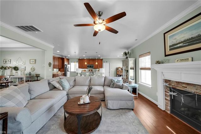 136 Bella DR, Chesapeake, VA 23322