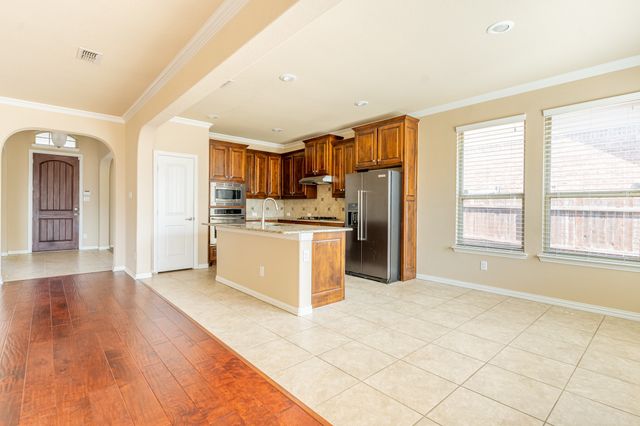 2943 Ladoga Drive, Grand Prairie, TX 75054