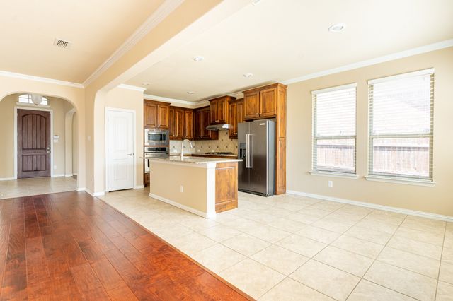 2943 Ladoga Drive, Grand Prairie, TX 75054