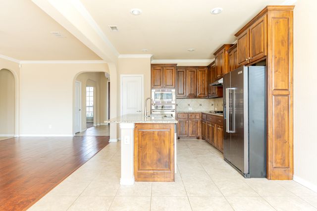 2943 Ladoga Drive, Grand Prairie, TX 75054