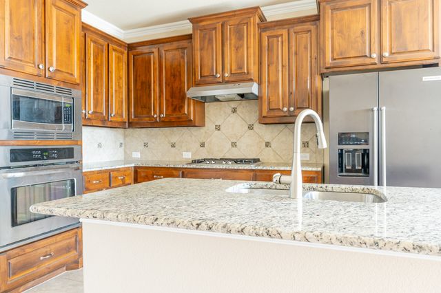 2943 Ladoga Drive, Grand Prairie, TX 75054