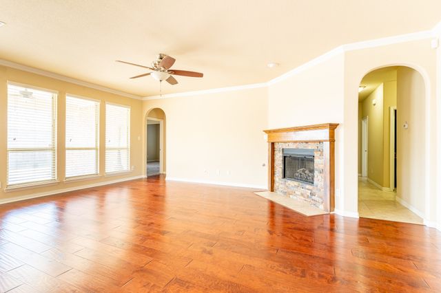 2943 Ladoga Drive, Grand Prairie, TX 75054