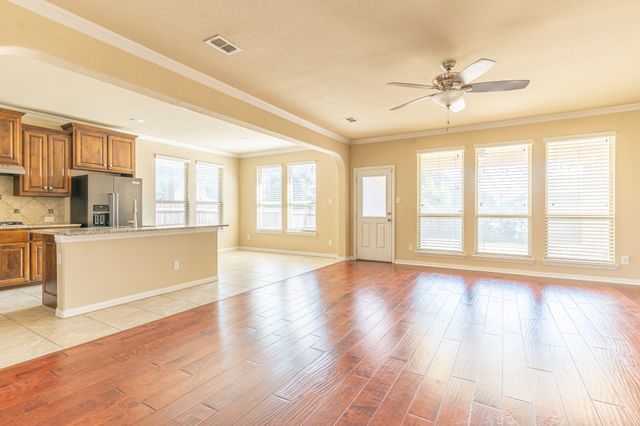 2943 Ladoga Drive, Grand Prairie, TX 75054