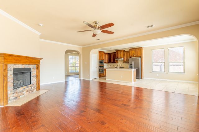 2943 Ladoga Drive, Grand Prairie, TX 75054