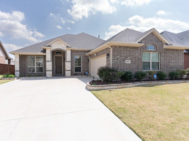 2943 Ladoga Drive, Grand Prairie, TX 75054