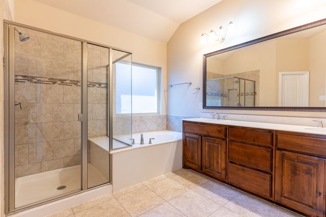 2943 Ladoga Drive, Grand Prairie, TX 75054