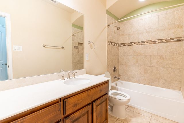 2943 Ladoga Drive, Grand Prairie, TX 75054