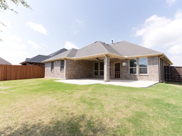 2943 Ladoga Drive, Grand Prairie, TX 75054
