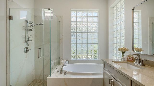 7823 HERITAGE CLASSIC COURT, Lakewood Ranch, FL 34202